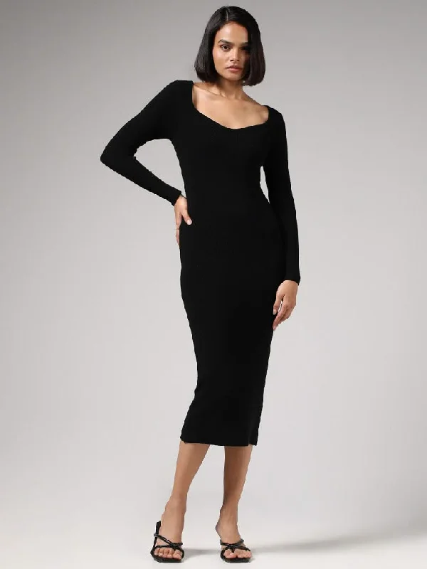 Wardrobe Solid Fitted Black Dress