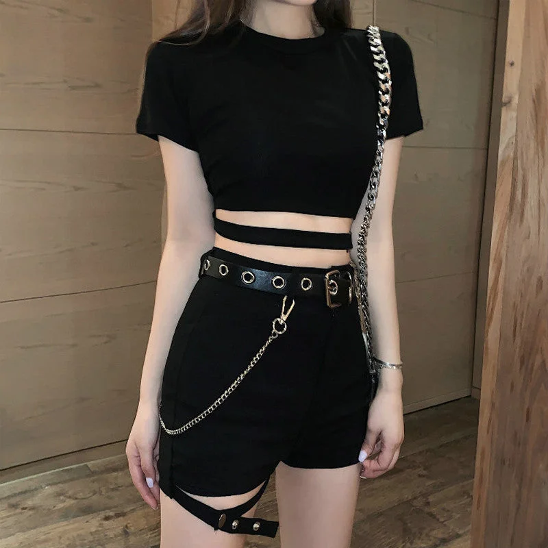 top + shorts + waist chain