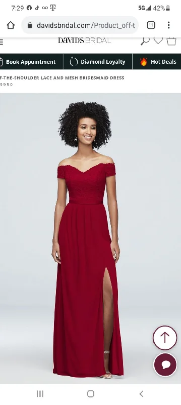 David's Bridal LONG LACE M OFF THE SHOULDER - Apple red